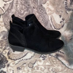 So black ankle bootie